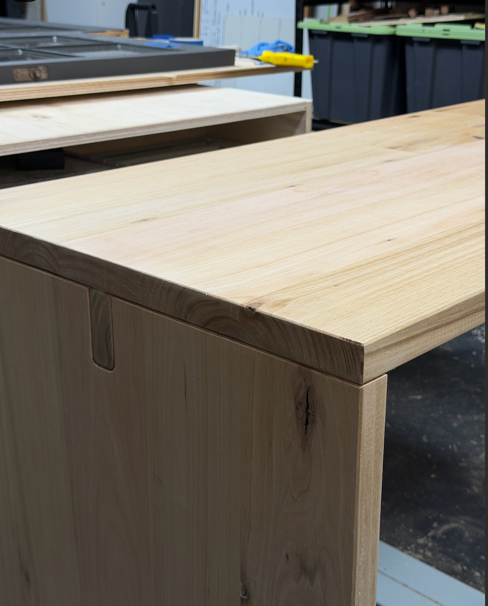 SELBY DESK